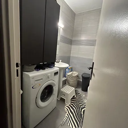 With Parking * Strasburg